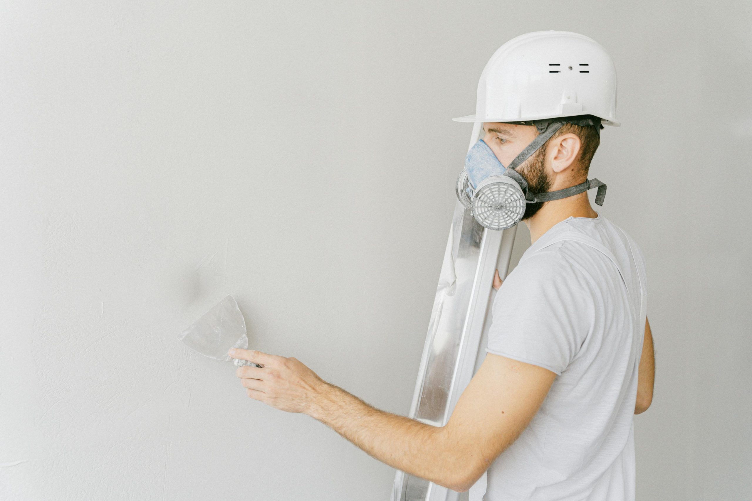 Sanierung feuchter Wände: Kosten, Methoden und Tipps